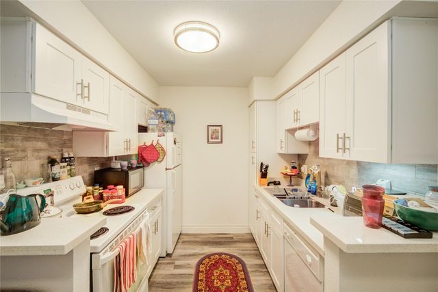 845 Augusta Drive 6, Houston, TX 77057