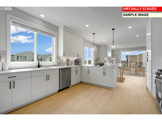 18660 Sw SOLITUDE St, Beaverton, OR 97007