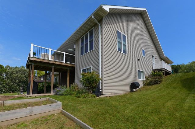 1680 Great Forest DRIVE, West Bend, WI 53090