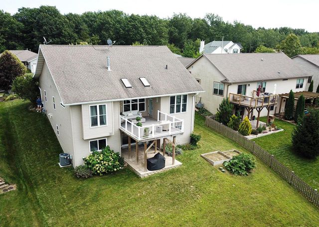 1680 Great Forest DRIVE, West Bend, WI 53090