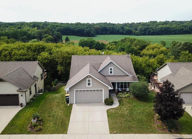 1680 Great Forest DRIVE, West Bend, WI 53090