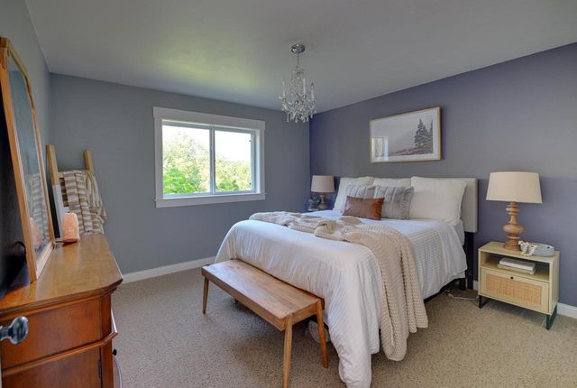 1680 Great Forest DRIVE, West Bend, WI 53090