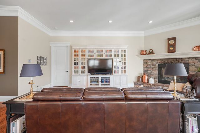 82 N MEADOW DR, Springville, UT 84663