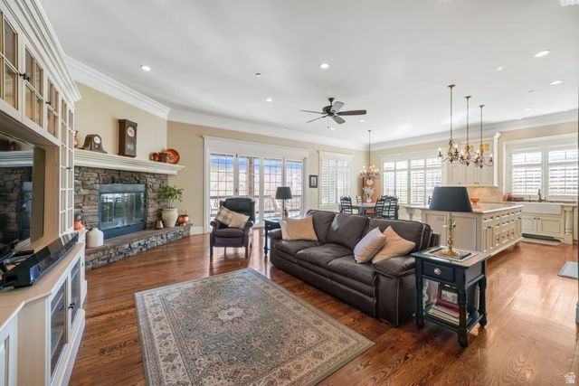 82 N MEADOW DR, Springville, UT 84663