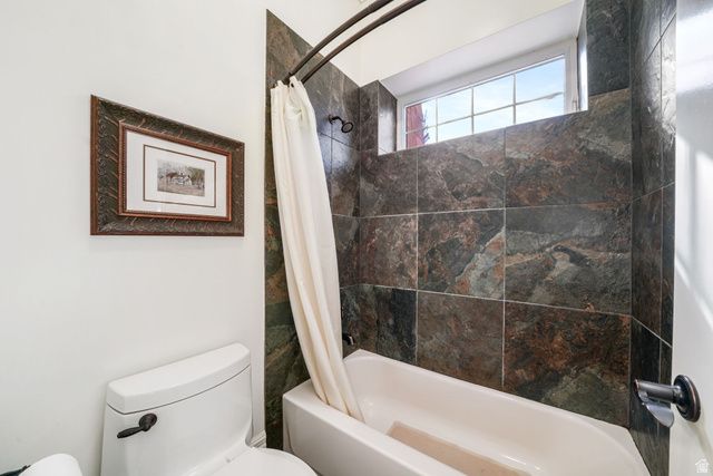 82 N MEADOW DR, Springville, UT 84663