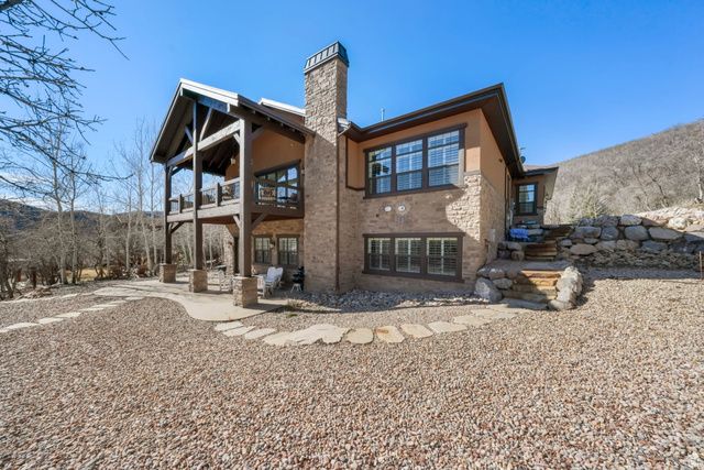 82 N MEADOW DR, Springville, UT 84663