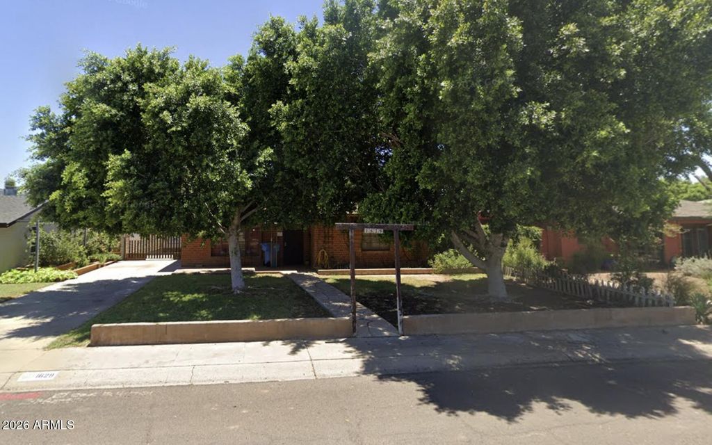 Image 1 of property listing at 1629 W WELDON Avenue, Phoenix, AZ 85015