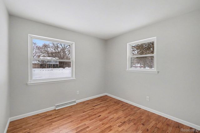 5396 Oaktree Drive, Flint Charter Township, MI 48532