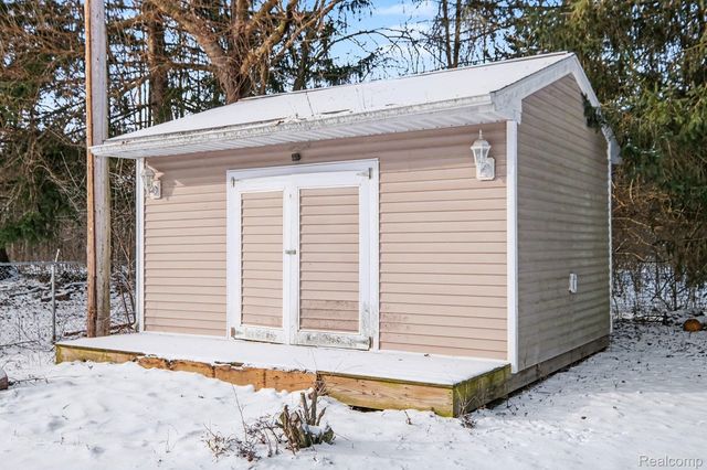 5396 Oaktree Drive, Flint Charter Township, MI 48532