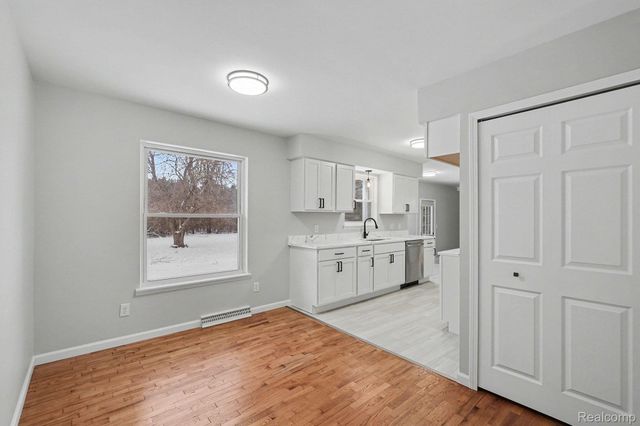 5396 Oaktree Drive, Flint Charter Township, MI 48532