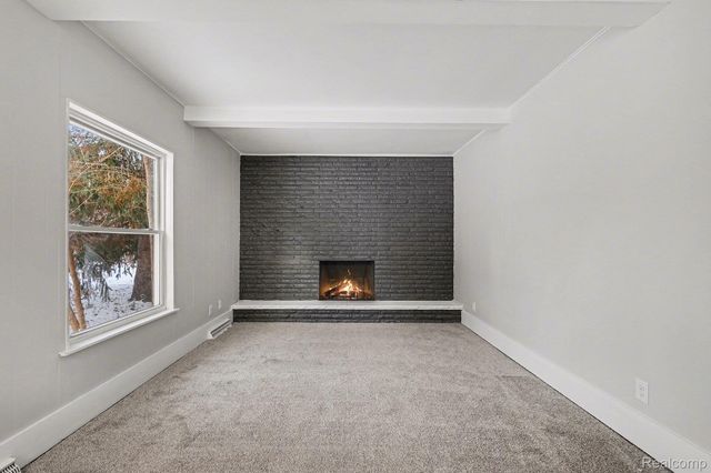 5396 Oaktree Drive, Flint Charter Township, MI 48532