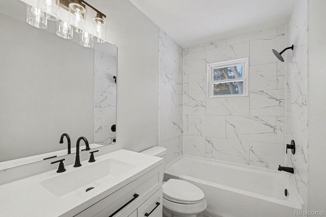 5396 Oaktree Drive, Flint Charter Township, MI 48532