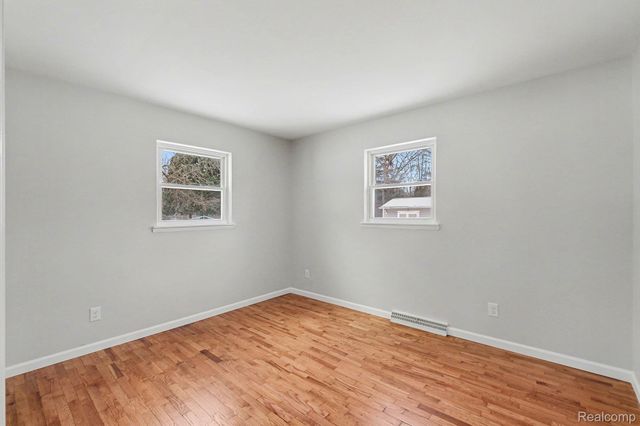 5396 Oaktree Drive, Flint Charter Township, MI 48532