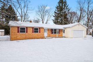 5396 Oaktree Drive, Flint Charter Township, MI 48532