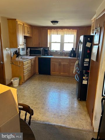 426 MACOBY ST., Pennsburg, PA 18073