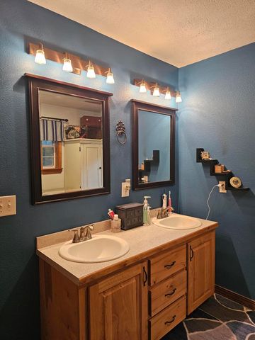 1548 E 380th Road, Bolivar, MO 65613