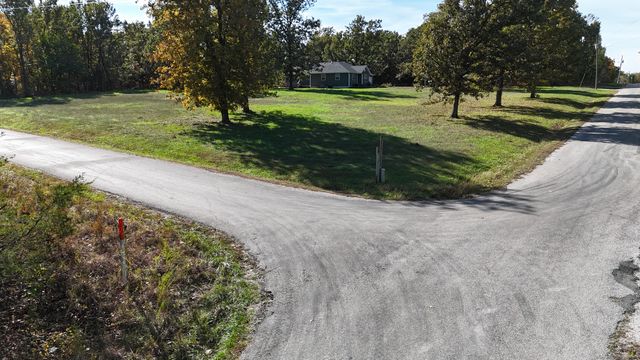 1548 E 380th Road, Bolivar, MO 65613