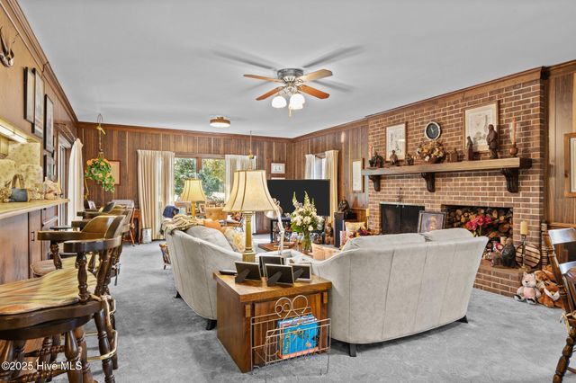 311 Lord Granville Drive, Morehead City, NC 28557