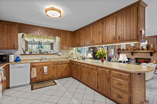 311 Lord Granville Drive, Morehead City, NC 28557