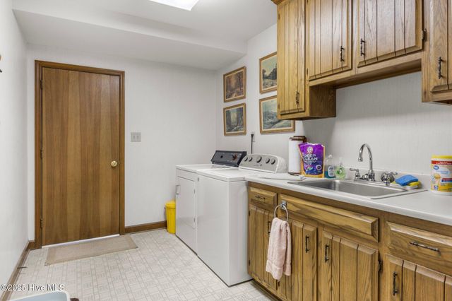 311 Lord Granville Drive, Morehead City, NC 28557