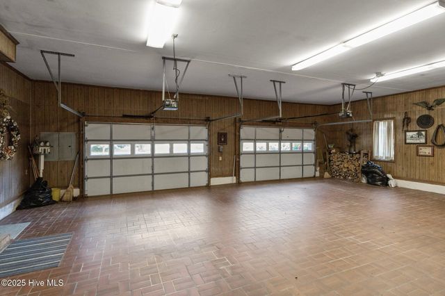 311 Lord Granville Drive, Morehead City, NC 28557