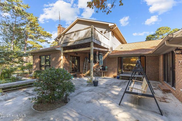 311 Lord Granville Drive, Morehead City, NC 28557