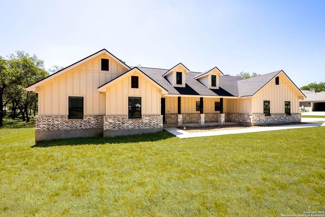 281 Cibolo, La Vernia, TX 78121