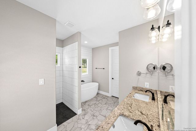 281 Cibolo, La Vernia, TX 78121