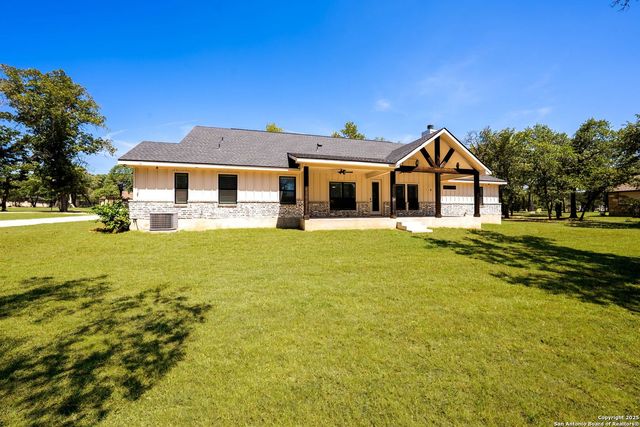 281 Cibolo, La Vernia, TX 78121