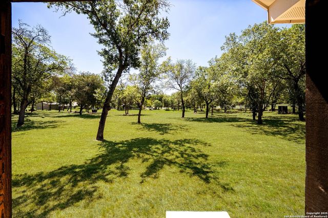 281 Cibolo, La Vernia, TX 78121