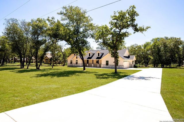 281 Cibolo, La Vernia, TX 78121