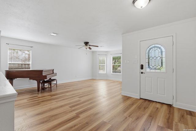 1527 Jasmine Dr, Schertz, TX 78154