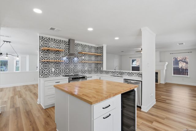 1527 Jasmine Dr, Schertz, TX 78154