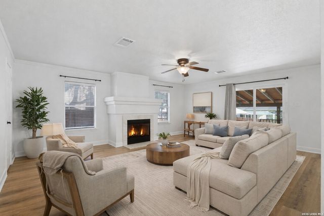 1527 Jasmine Dr, Schertz, TX 78154