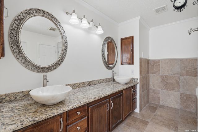 1527 Jasmine Dr, Schertz, TX 78154