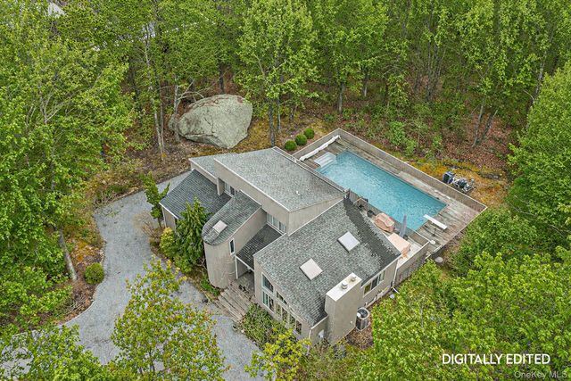76 Island View Drive W, Sag Harbor, NY 11963