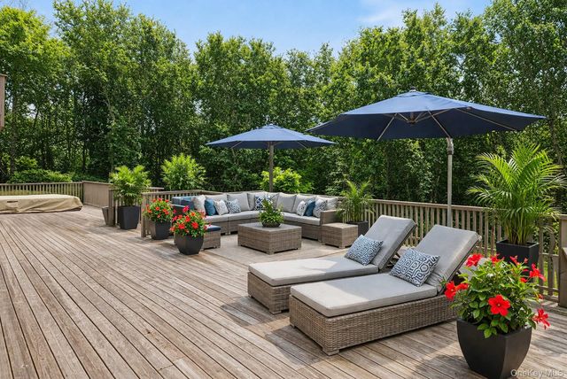 76 Island View Drive W, Sag Harbor, NY 11963