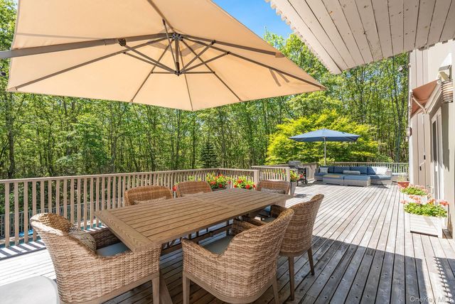 76 Island View Drive W, Sag Harbor, NY 11963
