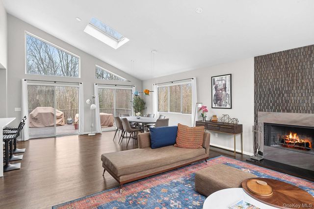 76 Island View Drive W, Sag Harbor, NY 11963