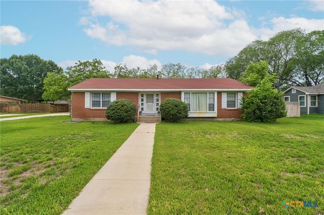 908 S Laurel Avenue, Luling, TX 78648