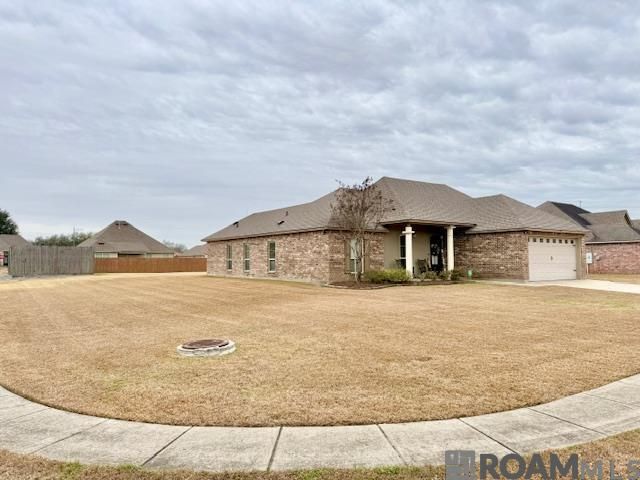 3711 Plantation Ridge Dr, Addis, LA 70710