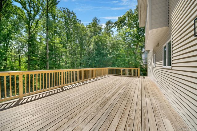 35 Shady Brook Lane, Cortlandt Manor, NY 10567