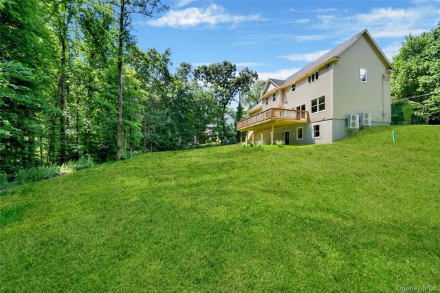 35 Shady Brook Lane, Cortlandt Manor, NY 10567