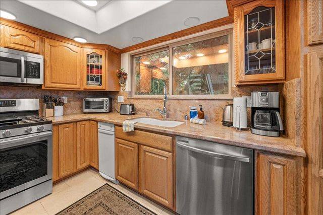 27621 Cedarwood Drive, Lake Arrowhead, CA 92352