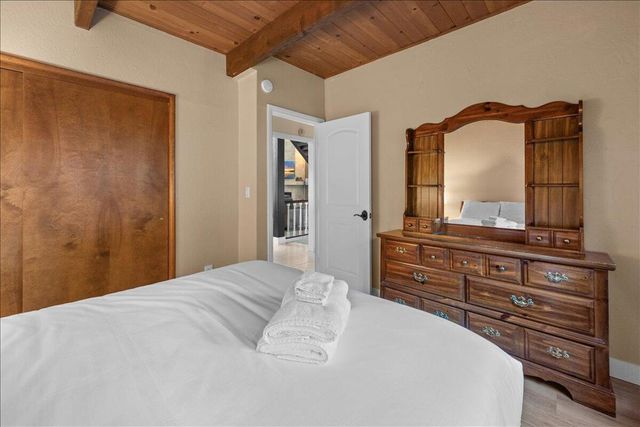 27621 Cedarwood Drive, Lake Arrowhead, CA 92352