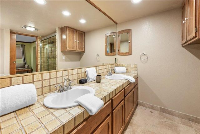 27621 Cedarwood Drive, Lake Arrowhead, CA 92352