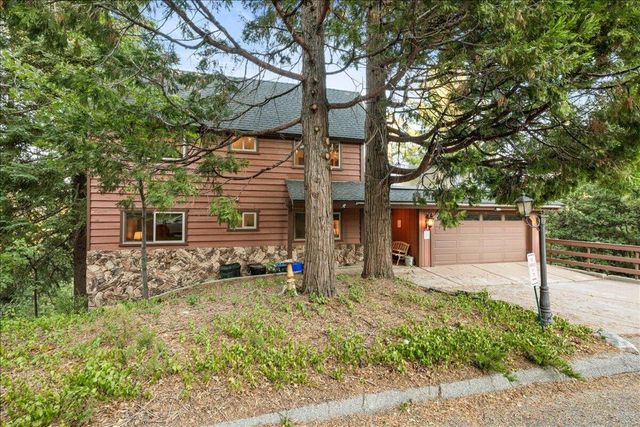 27621 Cedarwood Drive, Lake Arrowhead, CA 92352
