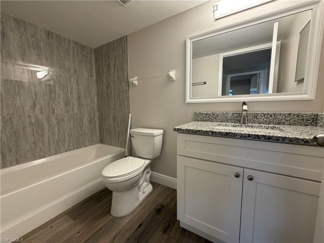 5307 Summerlin RD 706, Fort Myers, FL 33919