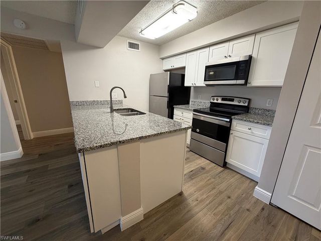 5307 Summerlin RD 706, Fort Myers, FL 33919