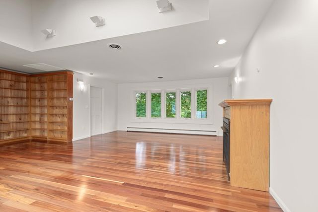 27 Miller Ave, Braintree, MA 02184